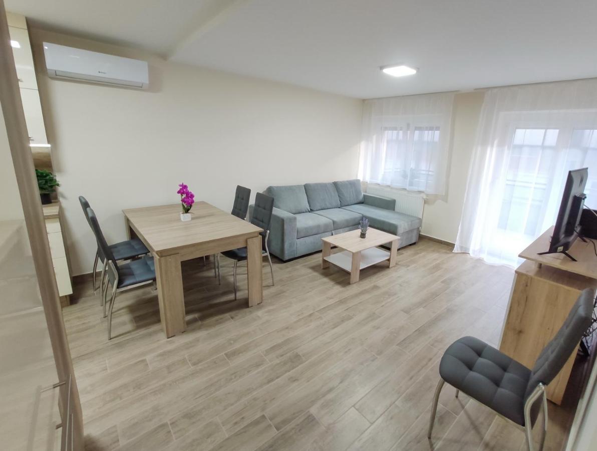 Trika Apartman Шарвар Екстер'єр фото